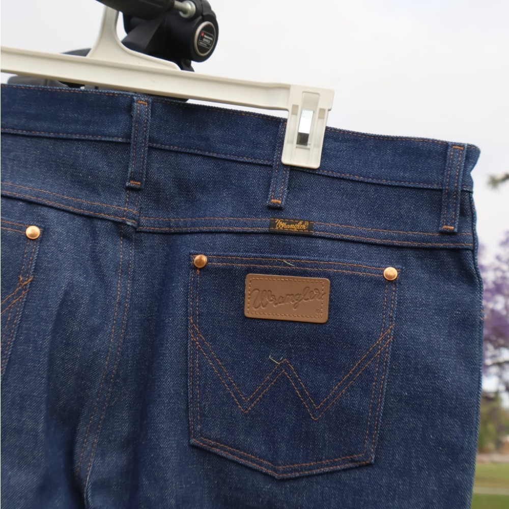 Wrangler Blue Straight-Leg Jeans with Contrast Stitching
